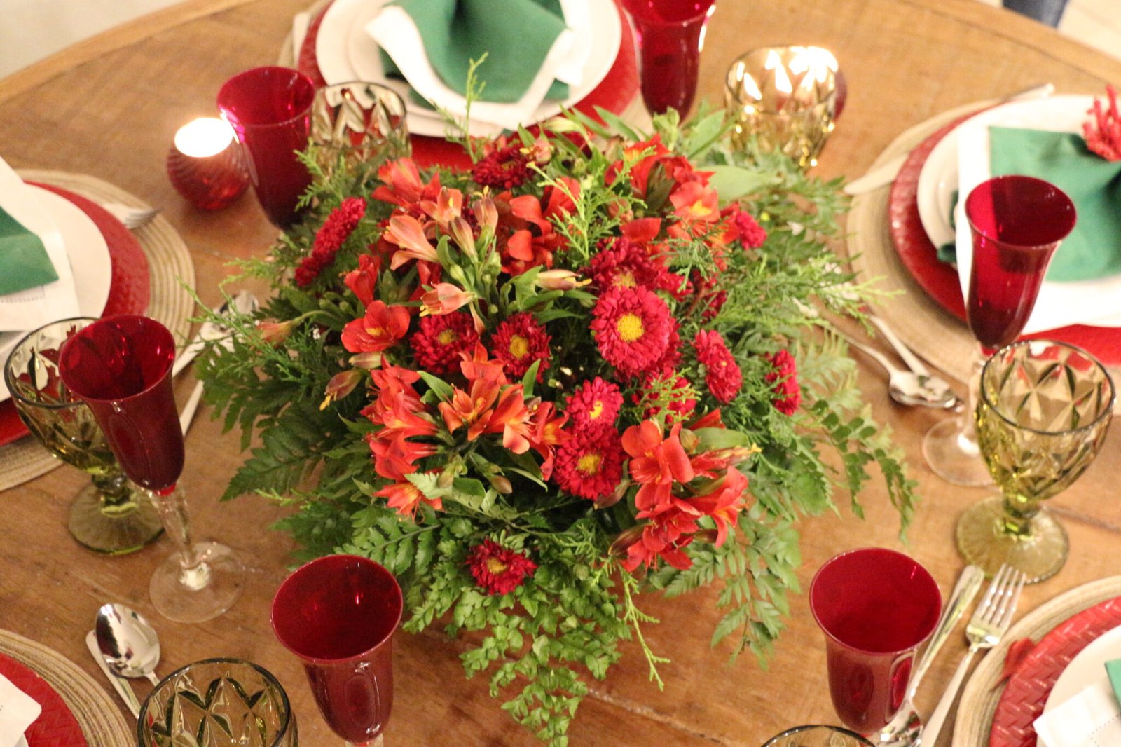 Mesa 'verde' e saudável. A tradição senta-se à mesa de Natal, mas